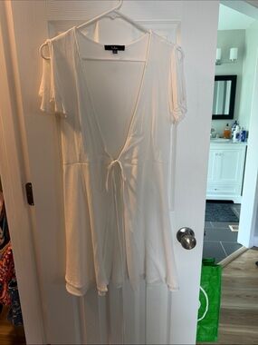 Lulu's White Crinkled V-Neck Mini Dress